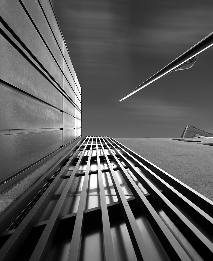 Tête en l'air  (Head in the clouds)