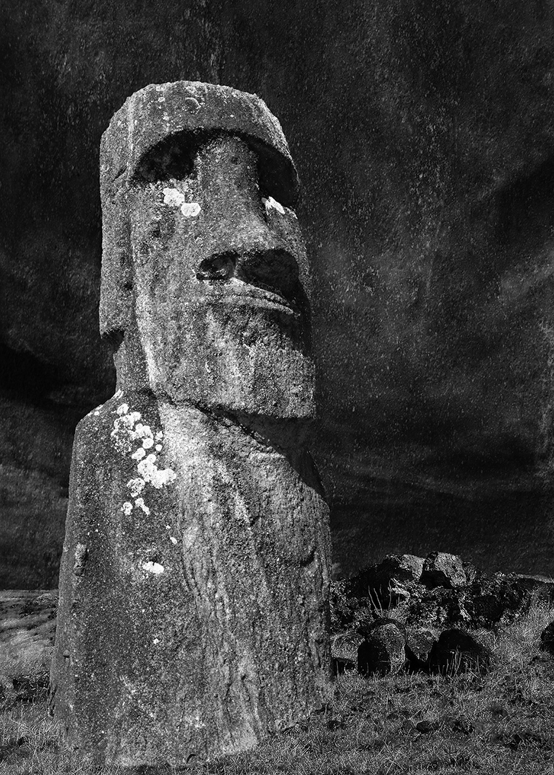  Moai, the great mystery of the Easter Island.
