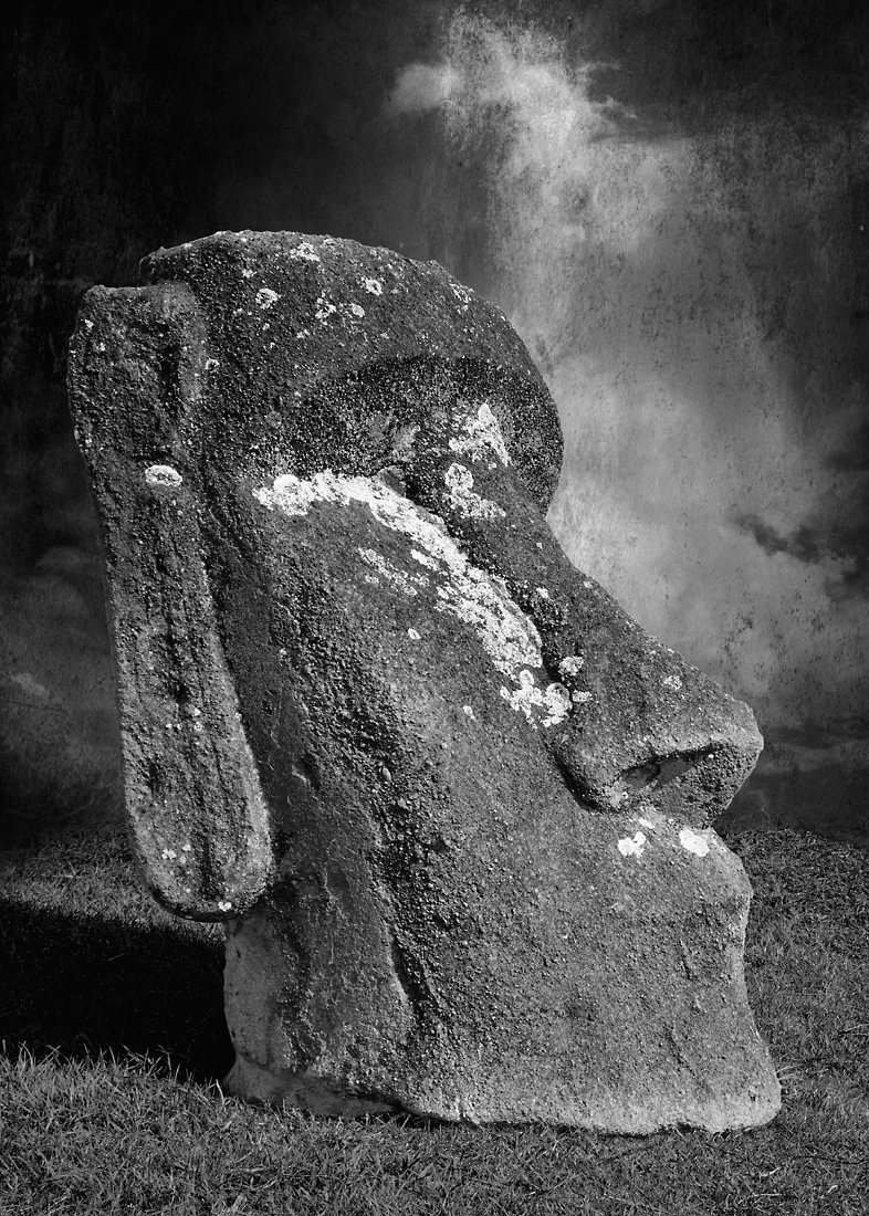  Moai, the great mystery of the Easter Island.