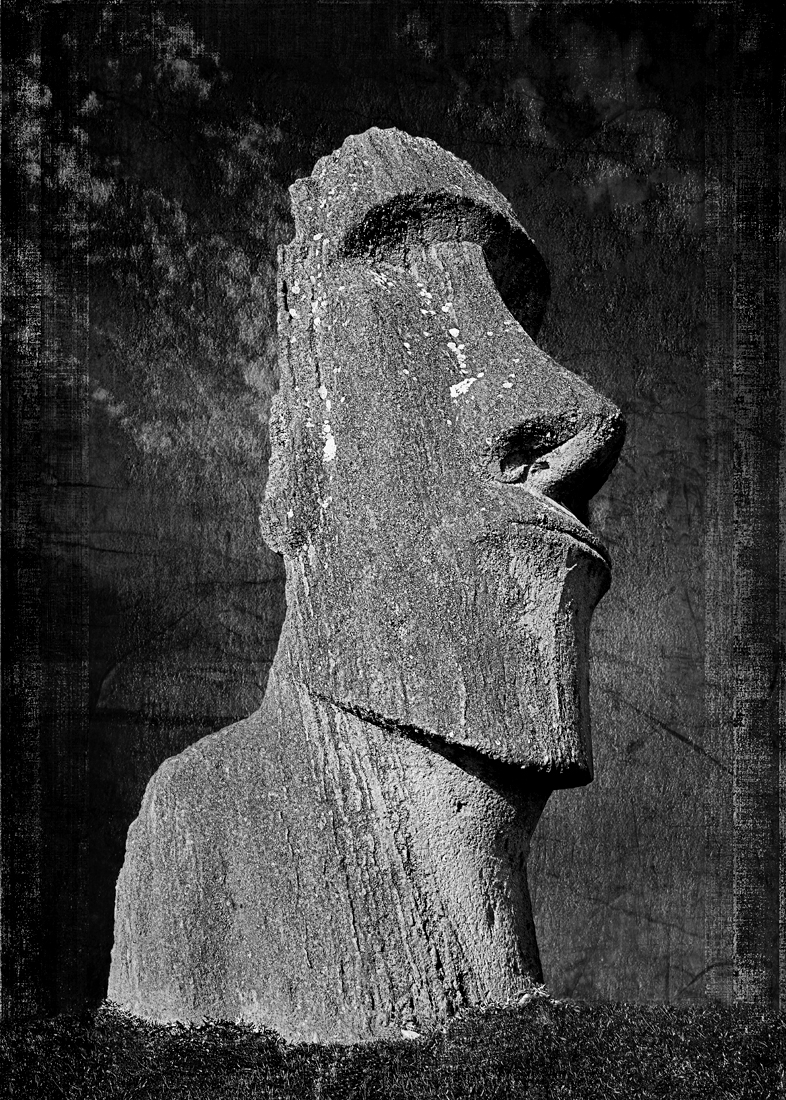  Moai, the great mystery of the Easter Island.