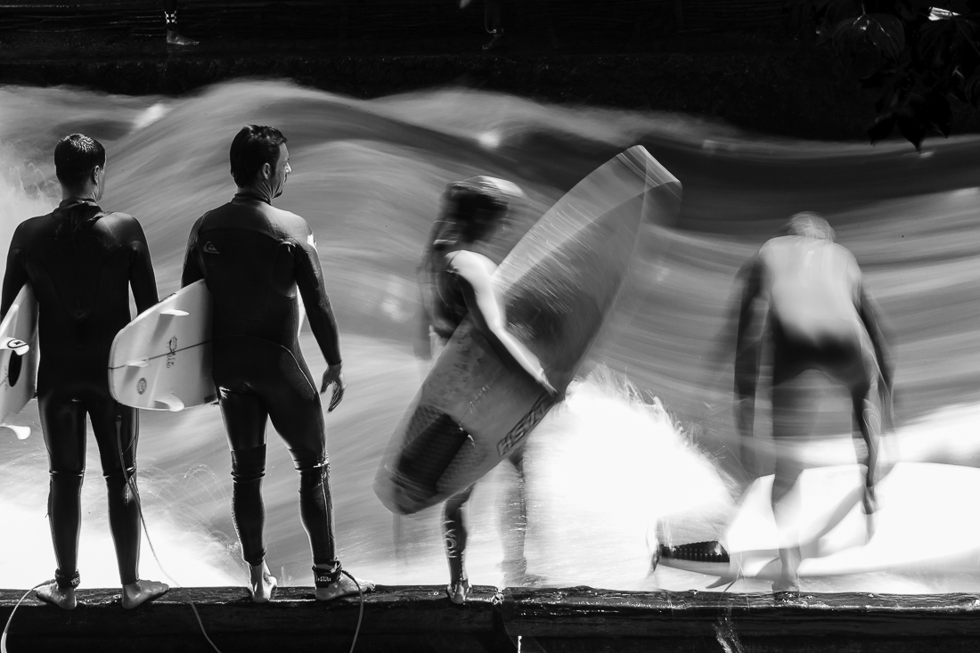 The Wave   ~  Riversurfing in the heart of munich  ~
