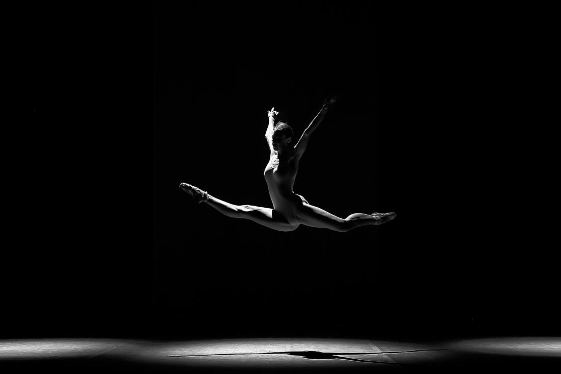  B&W Ballet