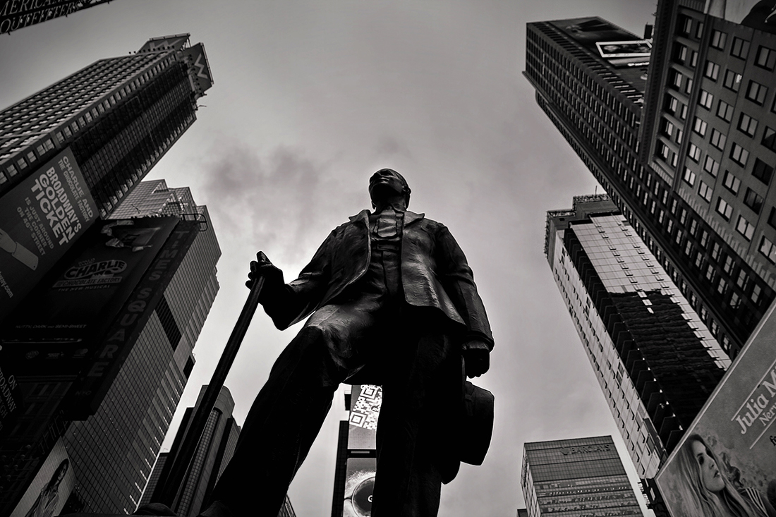 New York / Looking up