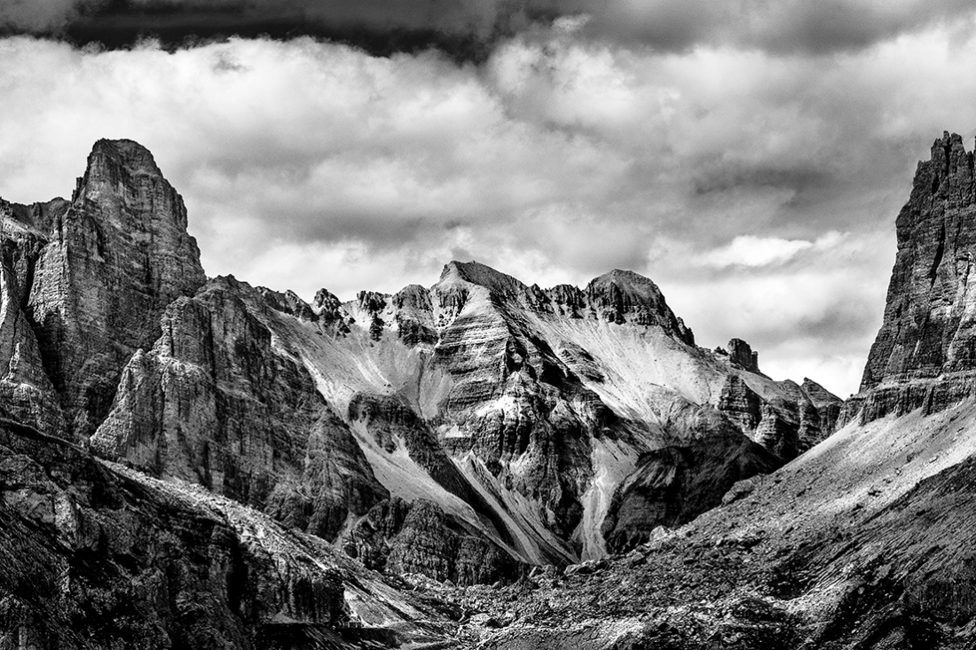 MONOCROME |  Walking through the Ampezzo Dolomites 