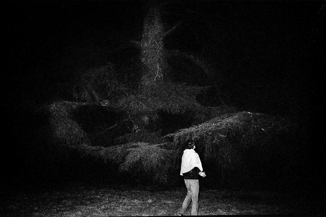 Under the eyes that few minutes exhist