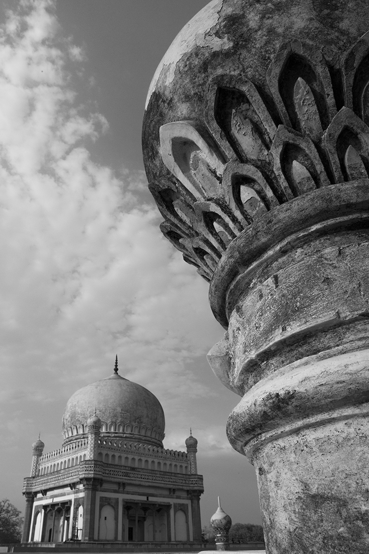 THE LEGENDARY TOMB