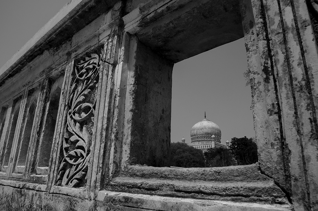THE LEGENDARY TOMB
