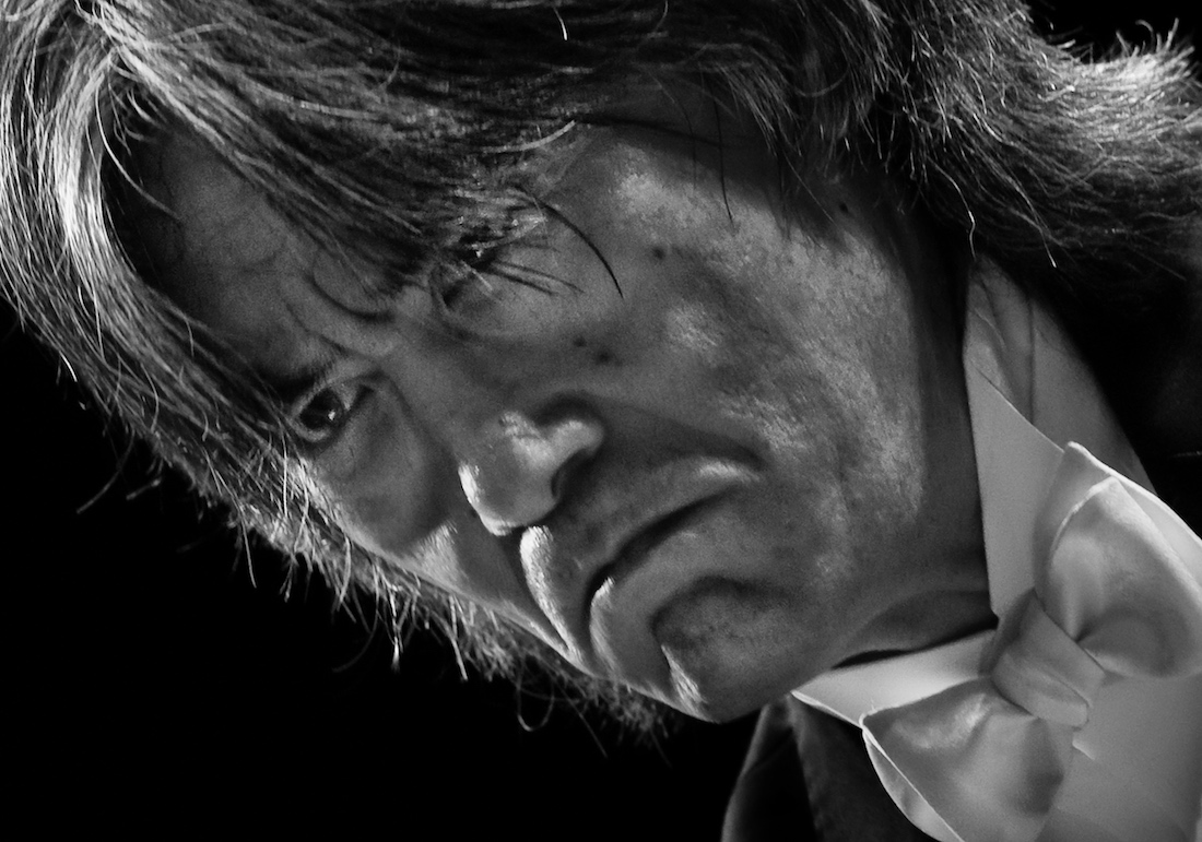 Richard Wagner's Valkyrie in close-ups by conductor Kent Nagano