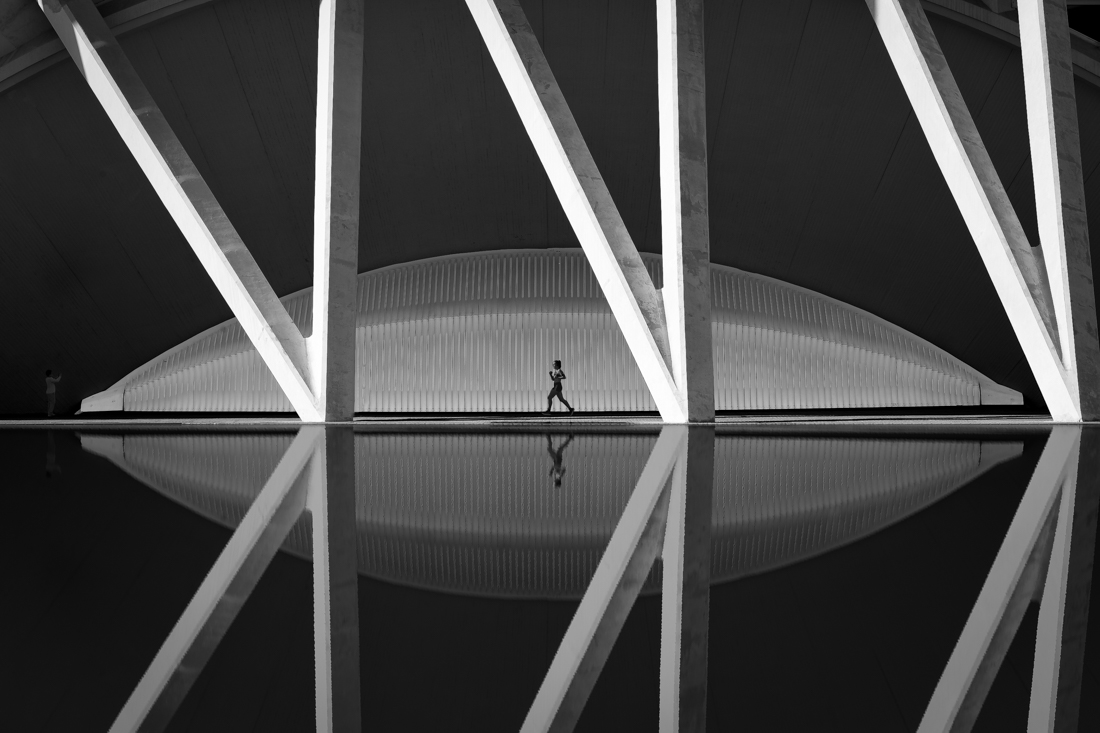 Runner/Tourist