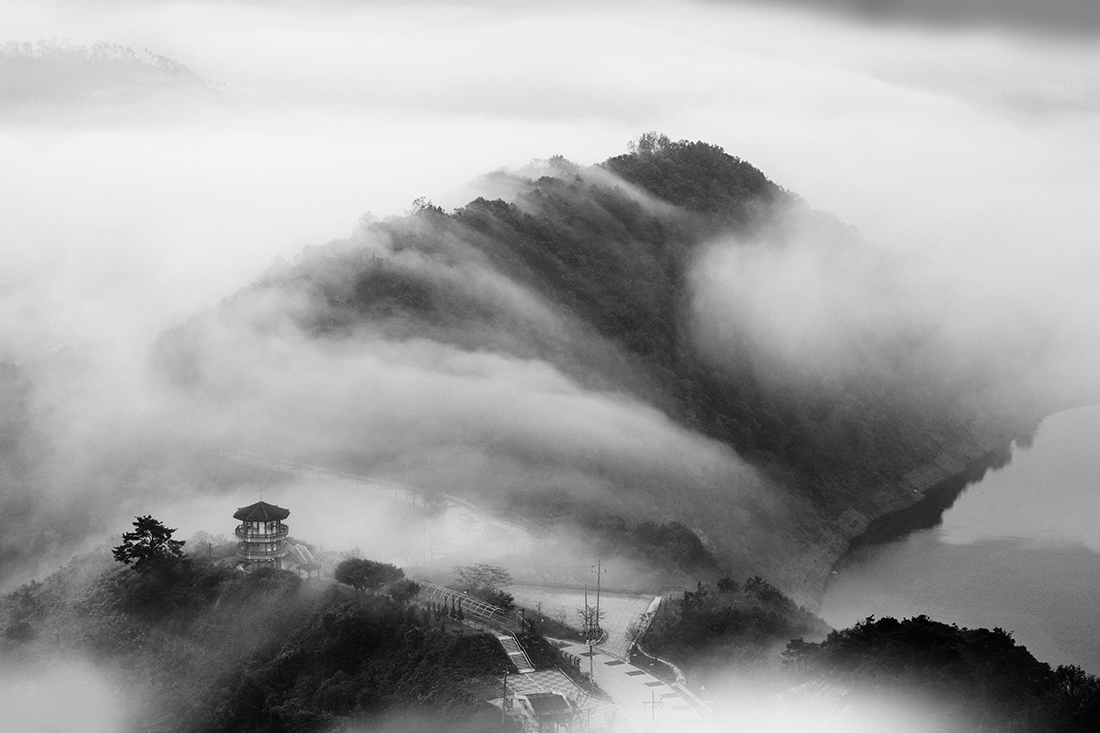 Lakeside Mist
