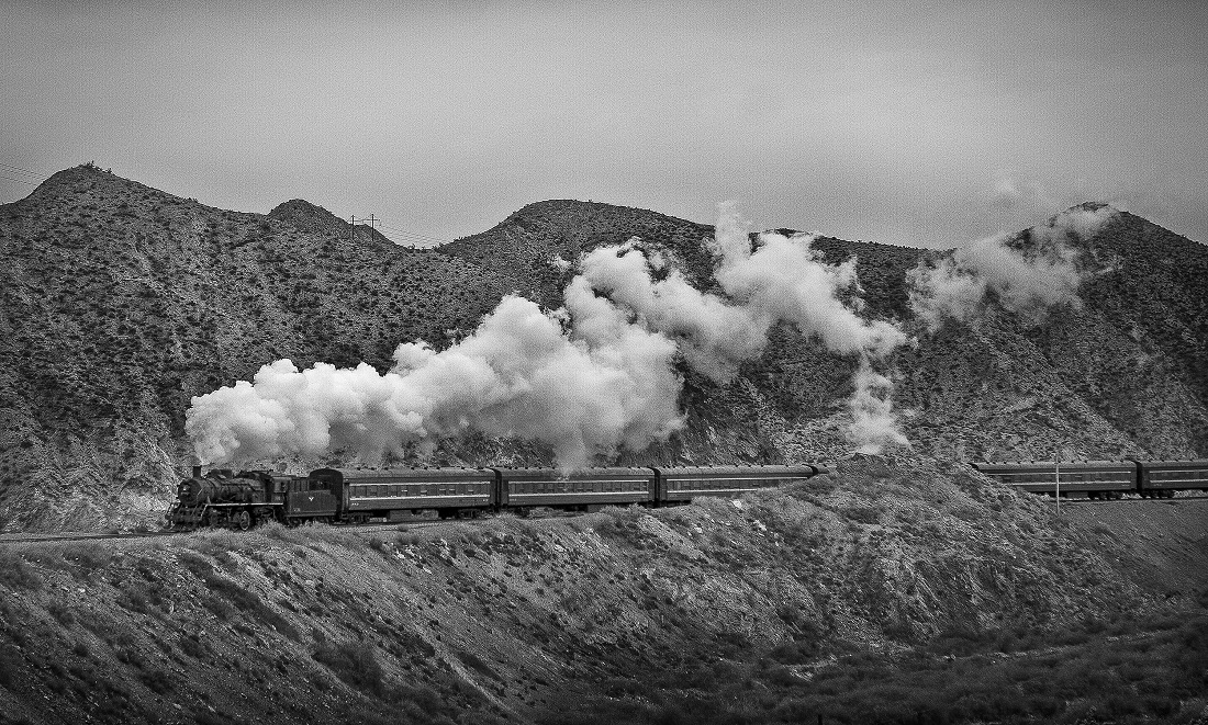 Disappearing steam locomotive