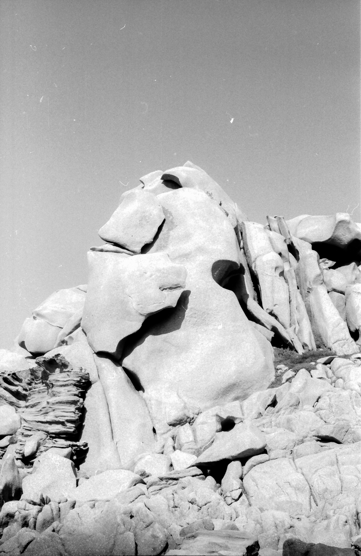 Human with nature: Valle della Luna 
