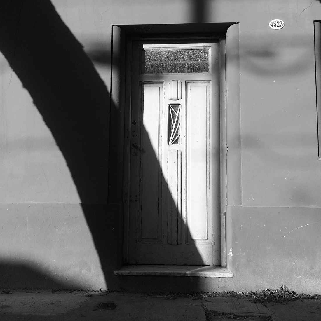 HOUSES MARKED BY THE SUN