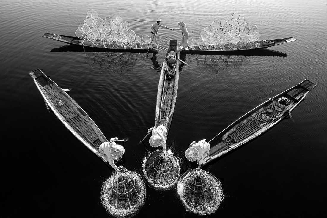 Leg-Rowing Fishermen