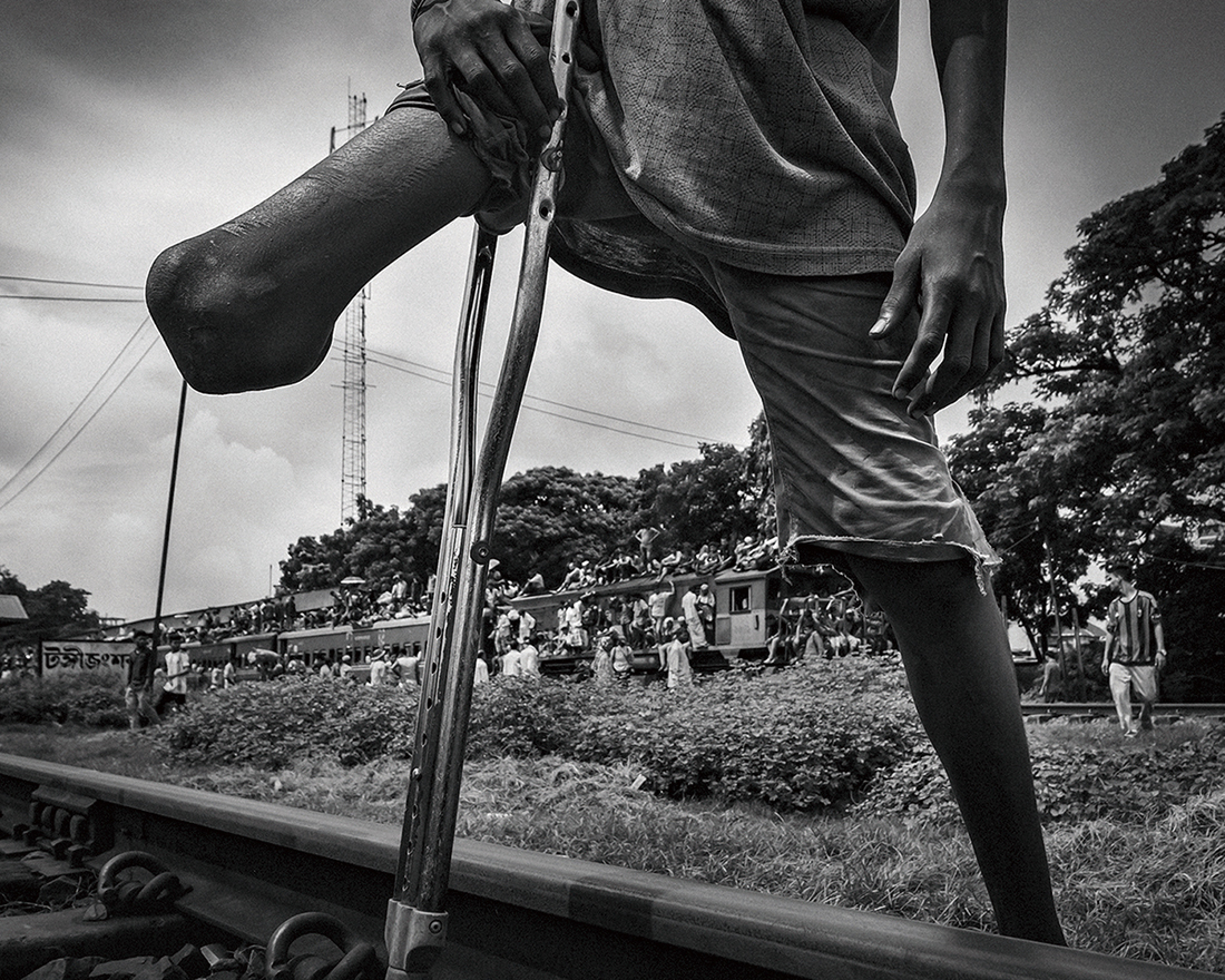 Bengalese on the rails