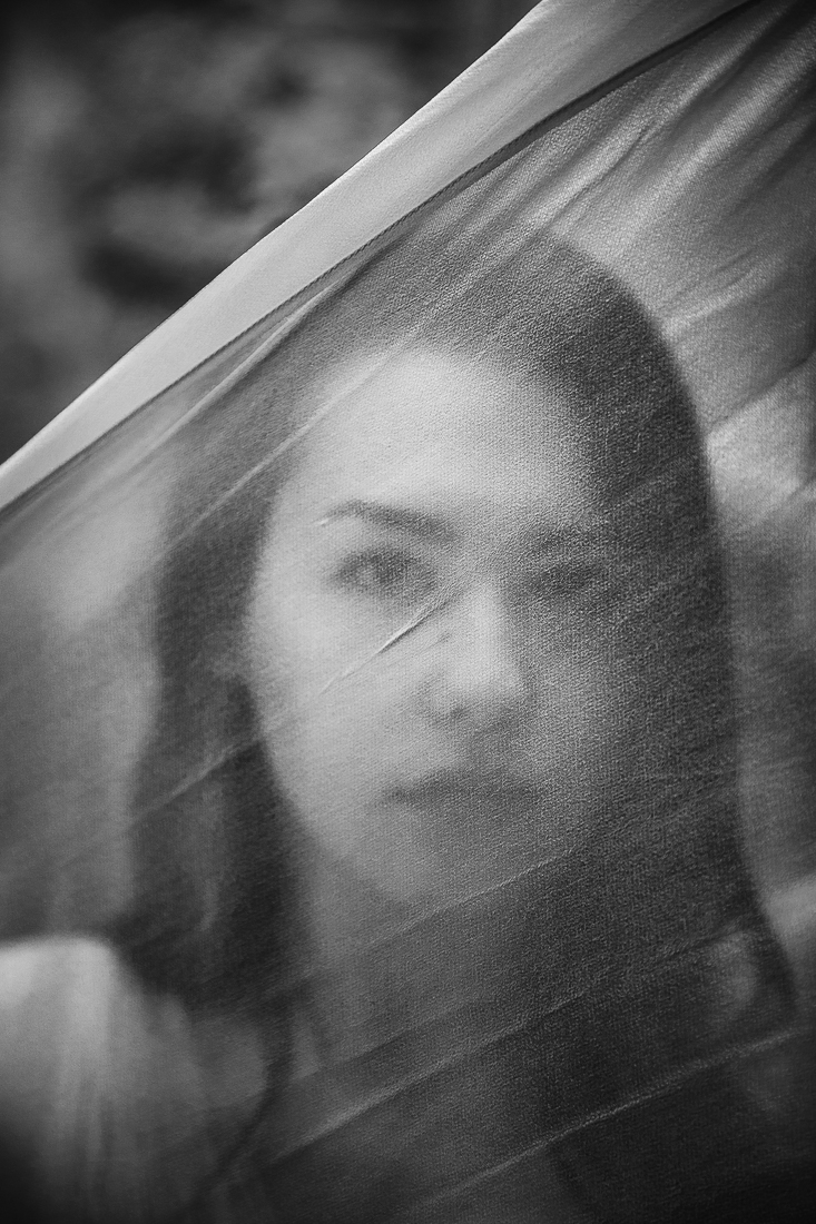 Portrait behind the canvas