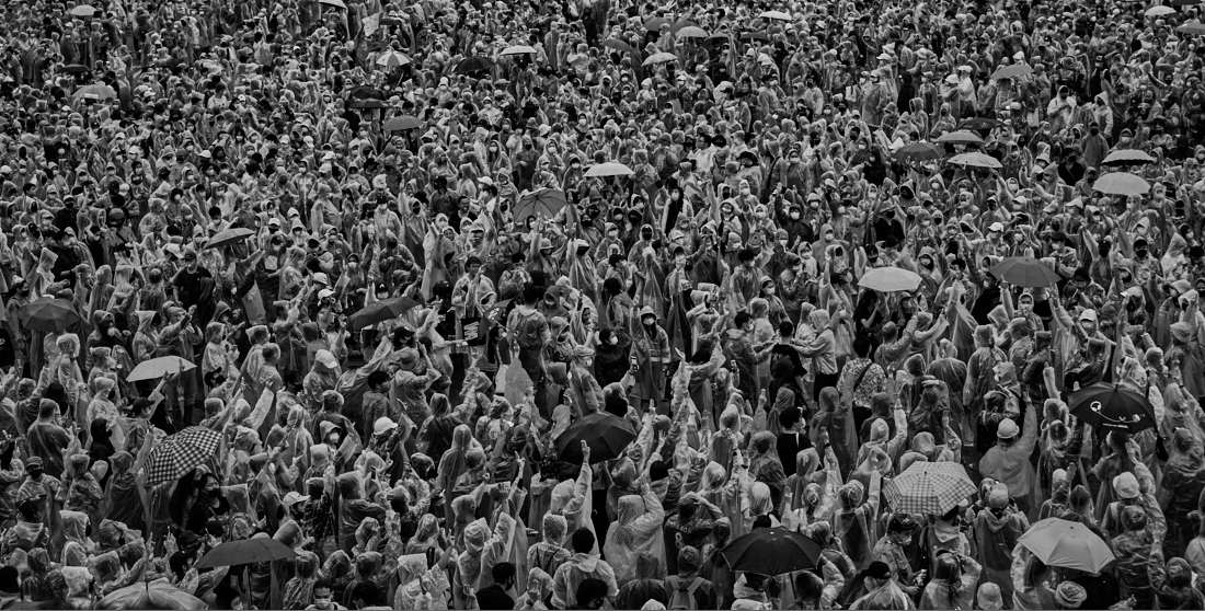 “Human Wall” - Images that capture the ongoing protests of the military regime in Thailand.
