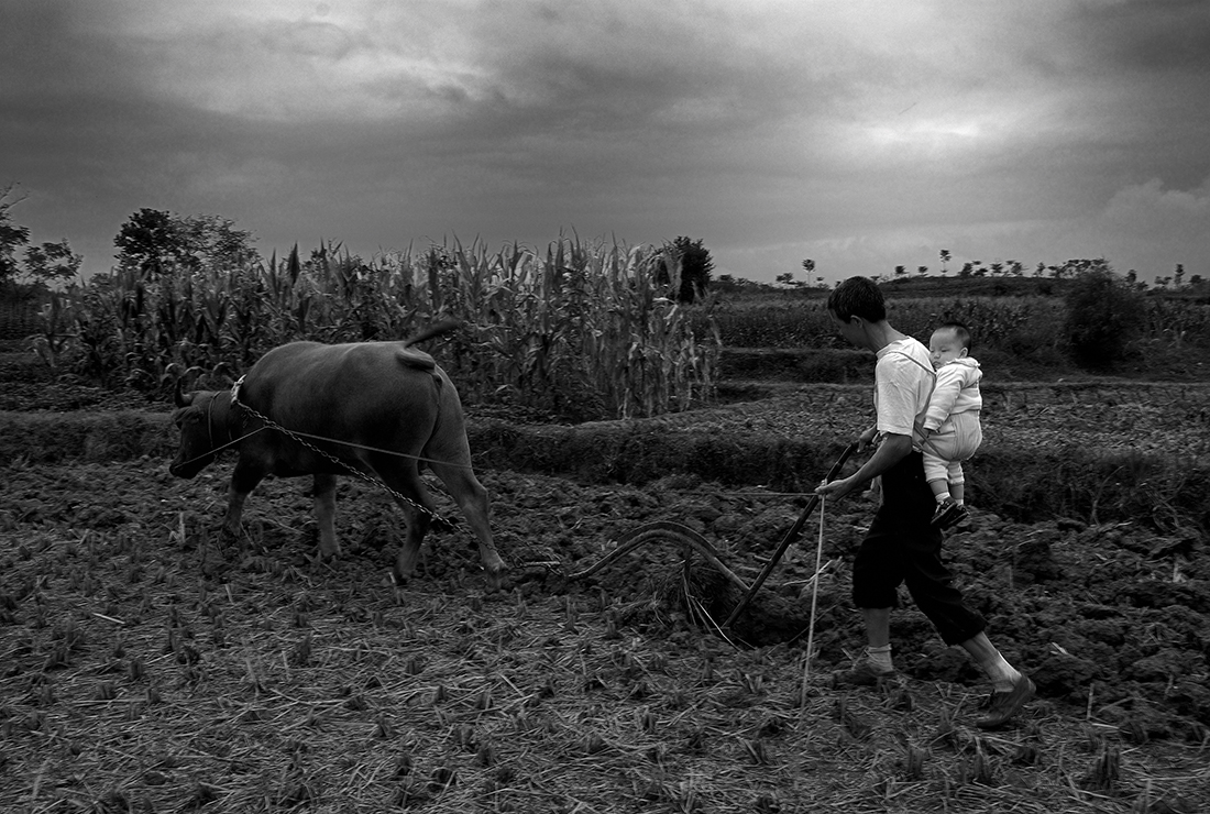 Left-behind grandfather and grandson