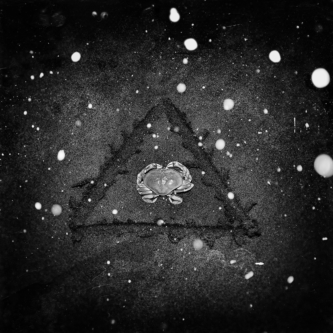 NIGHT, SILENCE, SNOW