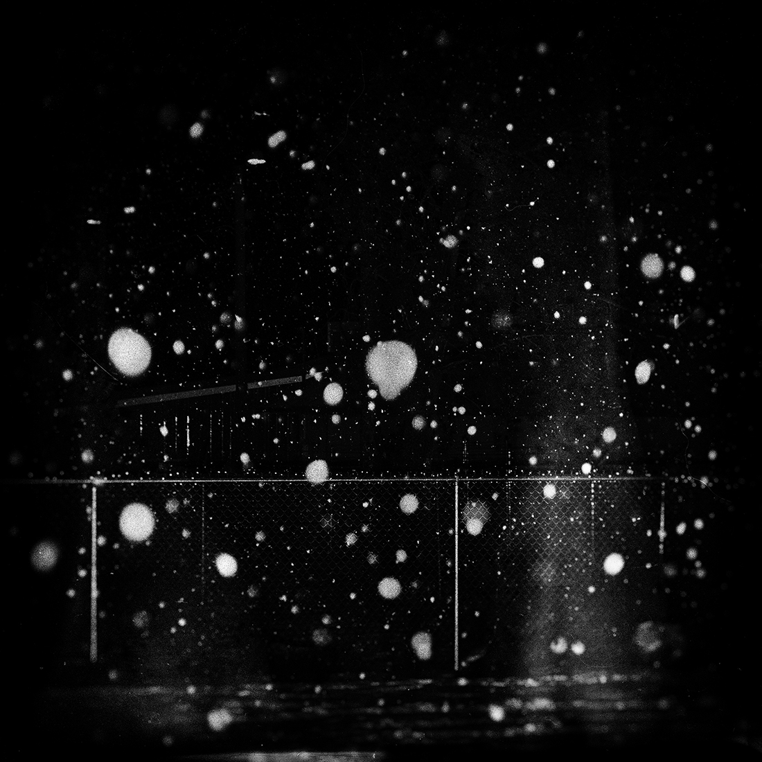 NIGHT, SILENCE, SNOW