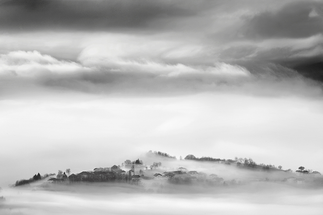 Alba con nebbia