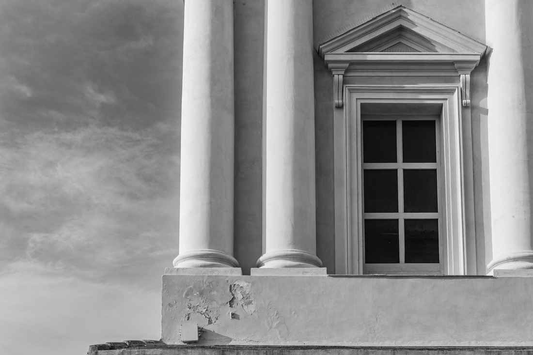 Minimalist impressions of an Italian village