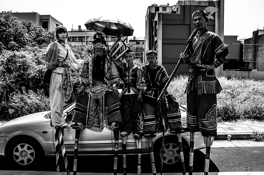 The dance, light and shadow, and attitude of cultural workers