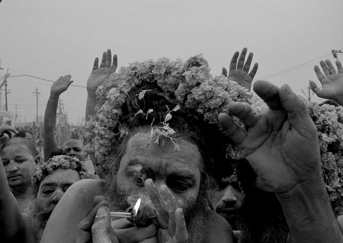 The Nagas Yogis Of India
