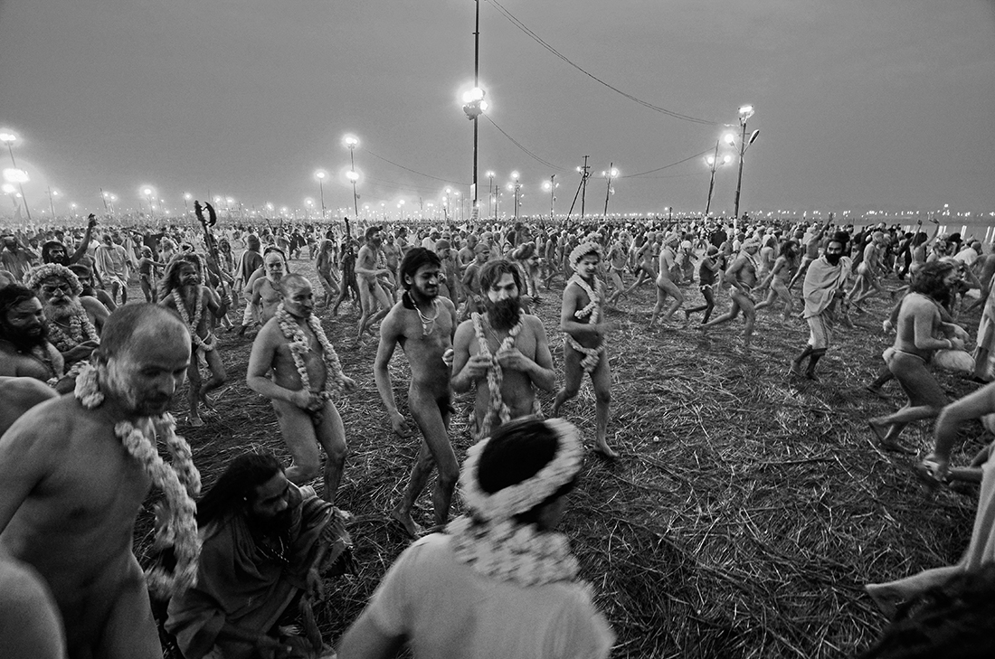 The Nagas Yogis Of India