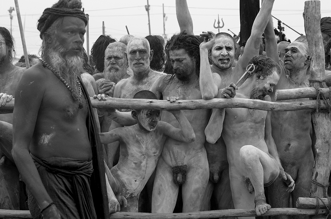 The Nagas Yogis Of India