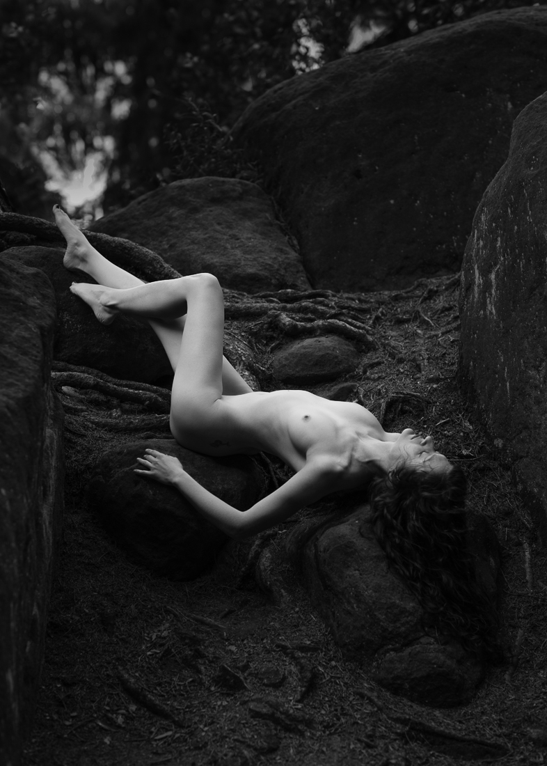 Dressed in the silence of the stones