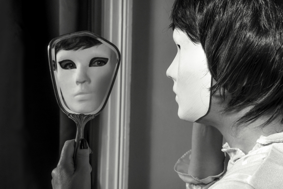 Eyes without a face