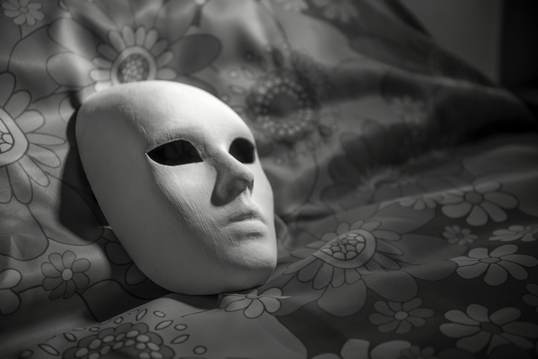 Eyes without a face