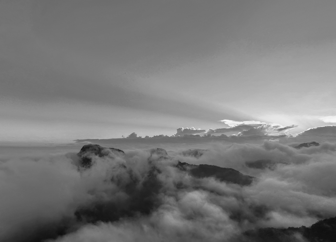 In the early morning of Duqiao Mountain