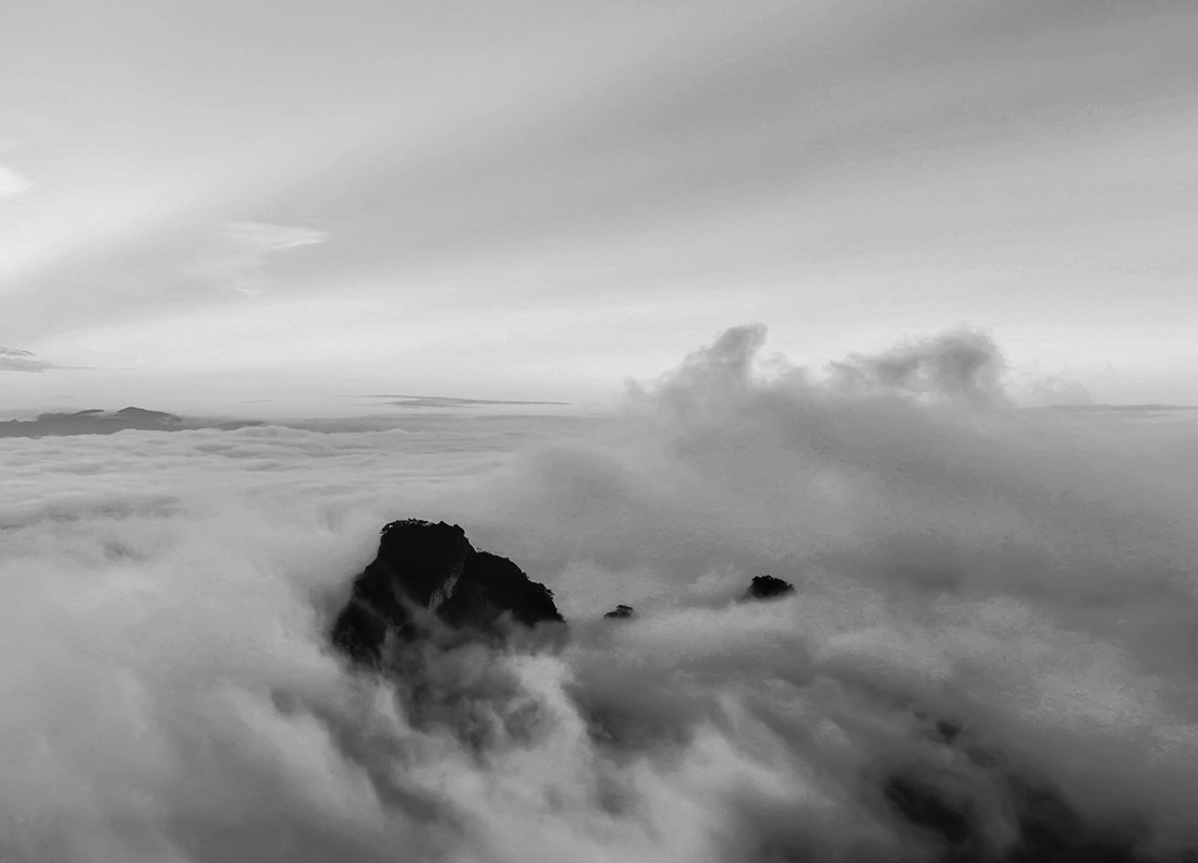 In the early morning of Duqiao Mountain