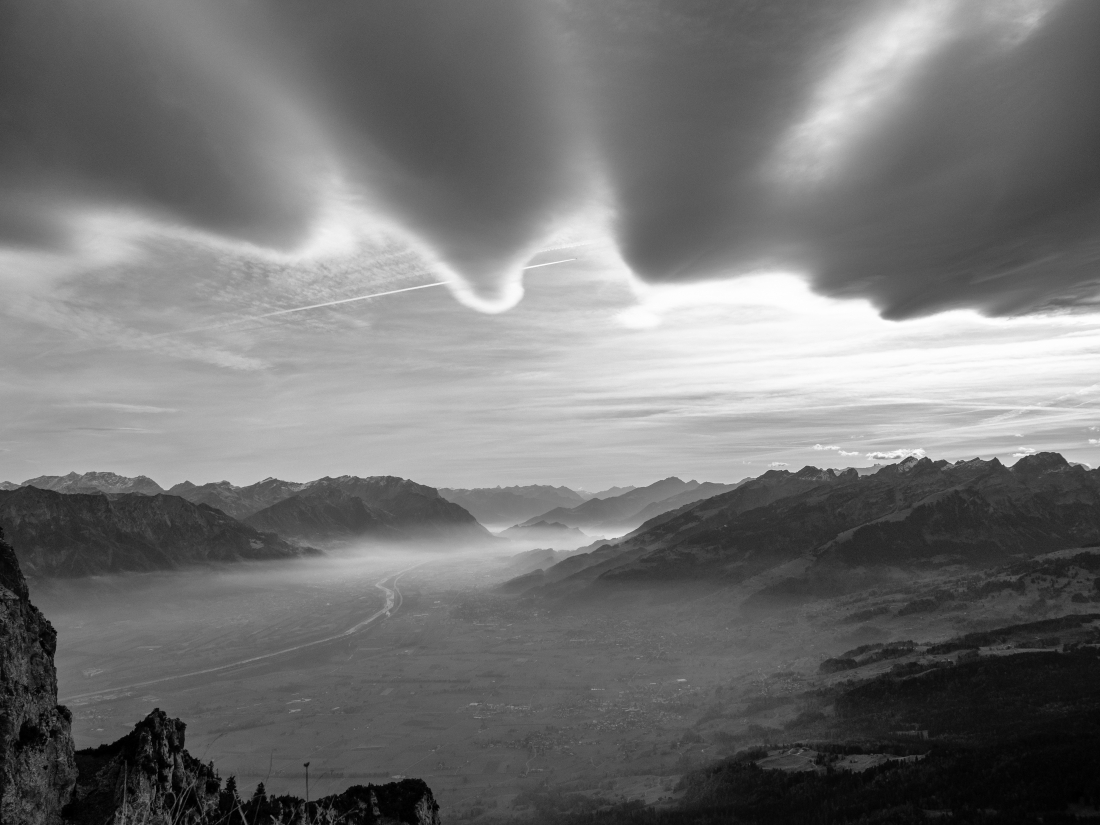 Wandering between heaven and earth