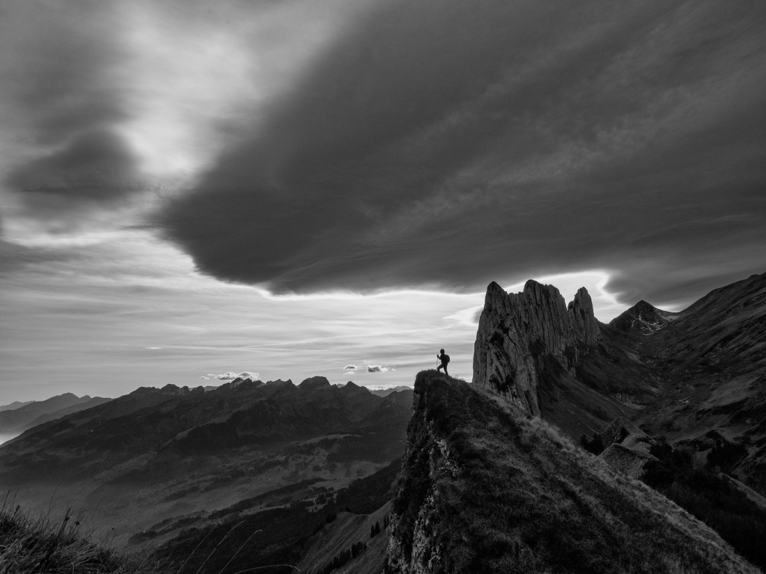 Wandering between heaven and earth