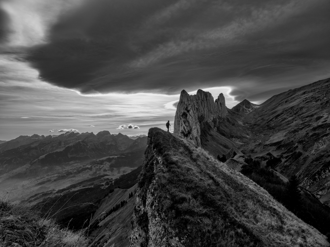 Wandering between heaven and earth
