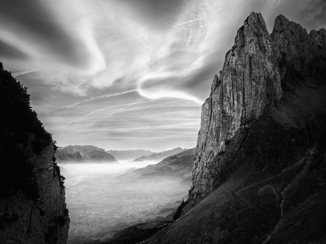 Wandering between heaven and earth