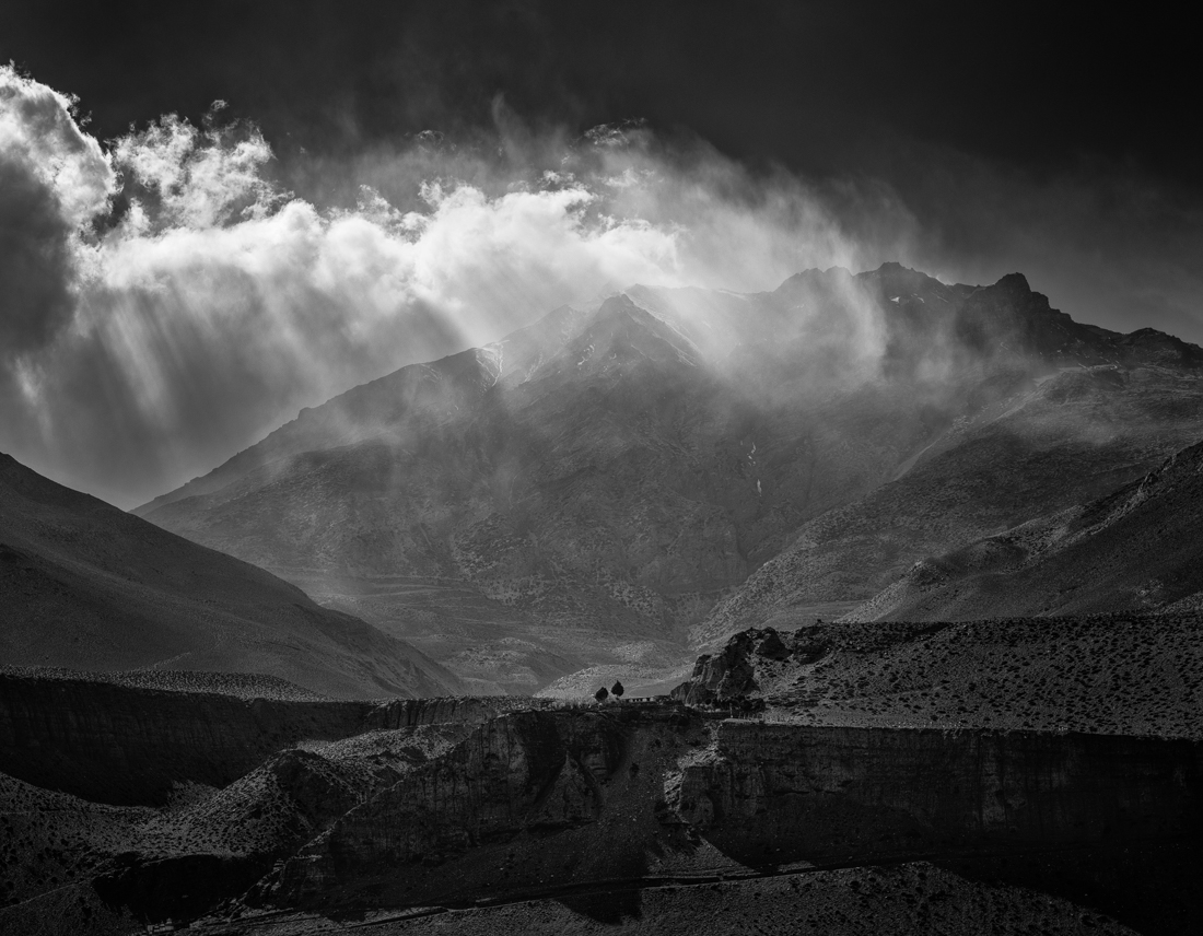 Dramatic Kingdom of Lo