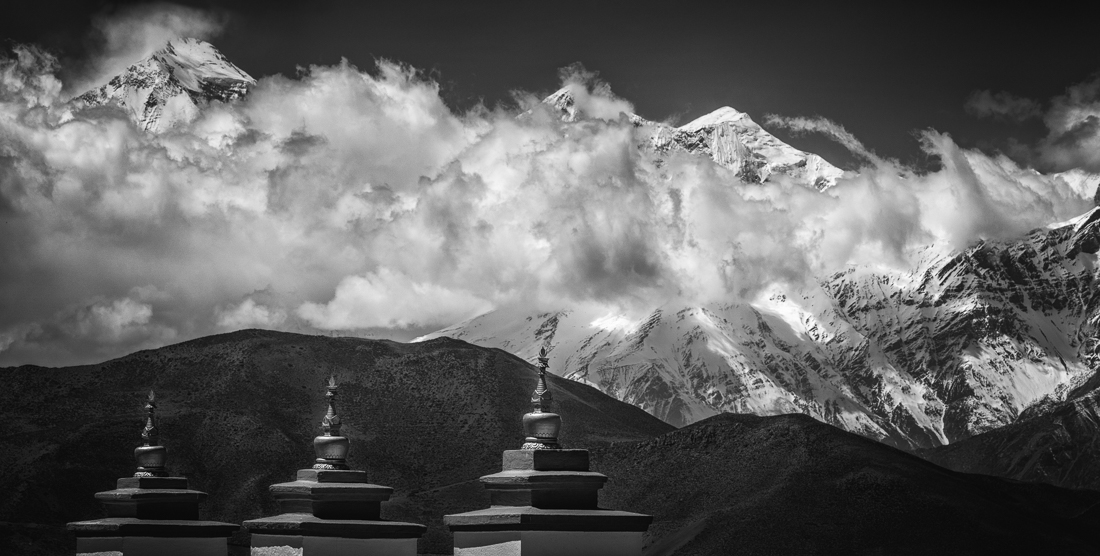 Dramatic Kingdom of Lo