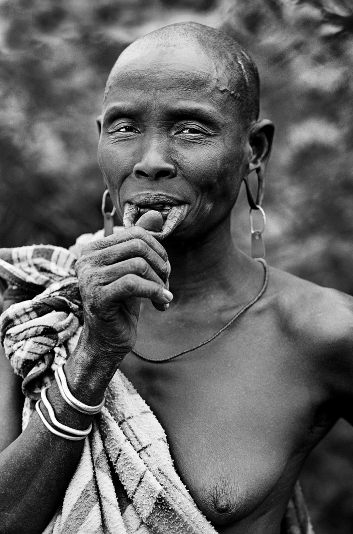 The Mursi Gaze