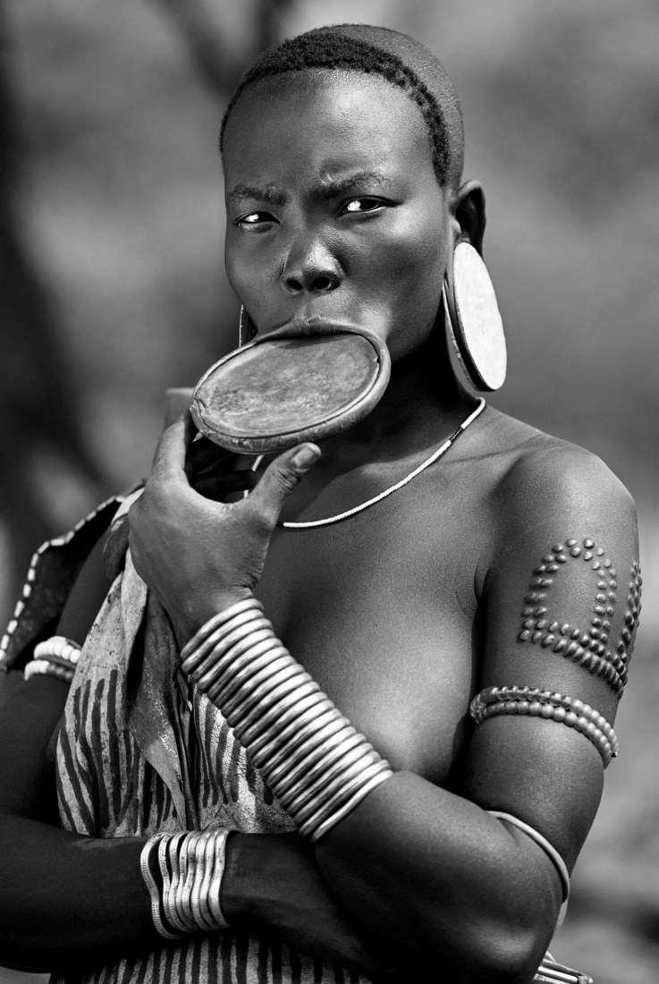 The Mursi Gaze