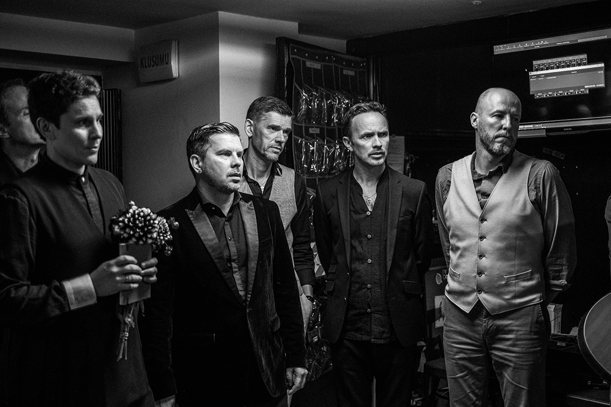 The seductive backstage