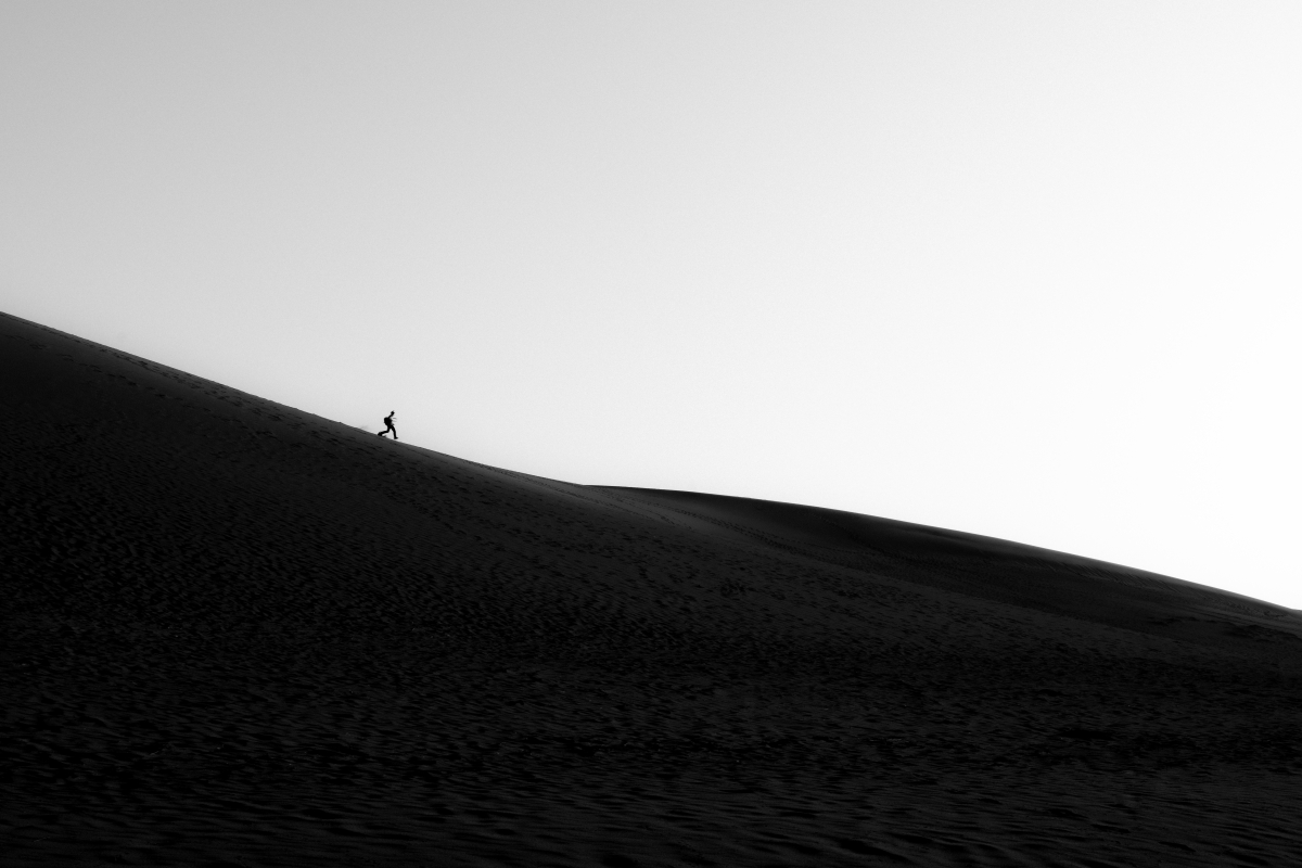 Between sky and dune