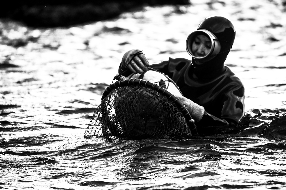 sea women