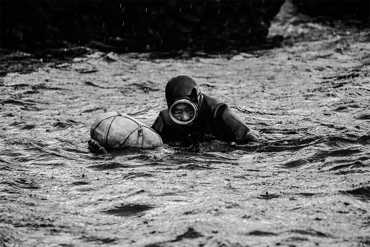 sea women