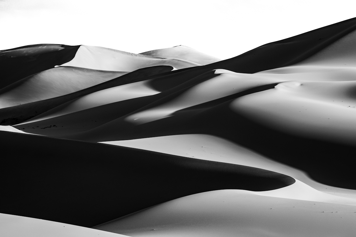 Dunes of Contrast