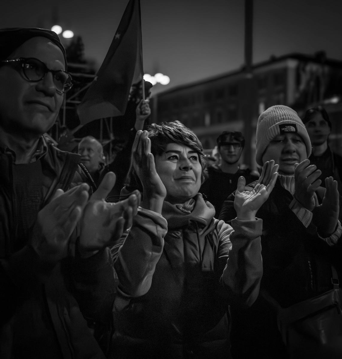 Identité sur la place.