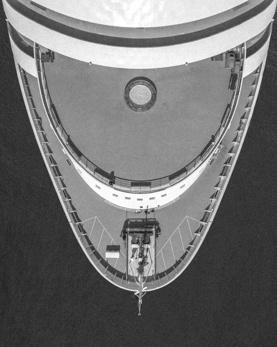 P.O.O.L.S. — Photography of Overhead Liner’s Symmetry